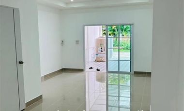 2-storey townhouse, 16 sq m, Uthong Place Village, Project 2, Soi Phianon, Lam Luk Ka Road, Pracha Uthit Road, Khu Khot Subdistrict, Lam Luk Ka, Pathu