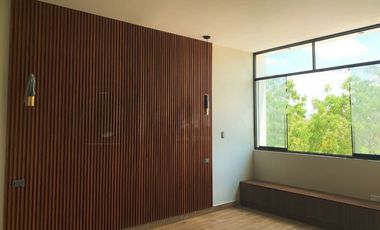 VENDO CASA DE ESTRENO DE TRES PISOS EN BOULEVARD PARK PLAZA, CASTILLA