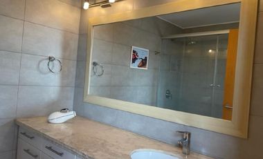 Arriendo departamento de 3 habitaciones con balcón Gonzalez Suarez