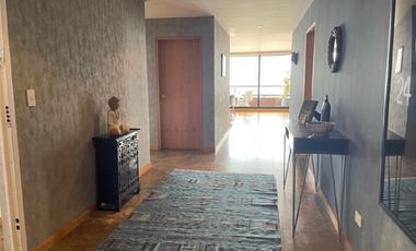 Arriendo departamento de 3 habitaciones con balcón Gonzalez Suarez
