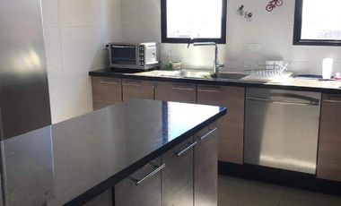 Arriendo departamento de 3 habitaciones con balcón Gonzalez Suarez
