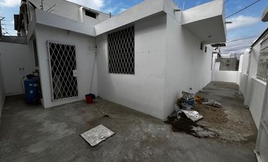 casa de venta en manta zona norte dentro urbaniza