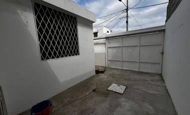 casa de venta en manta zona norte dentro urbaniza