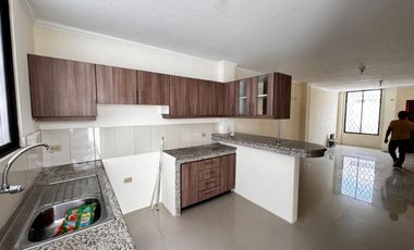 casa de venta en manta zona norte dentro urbaniza