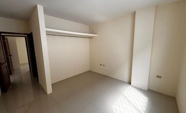 casa de venta en manta zona norte dentro urbaniza