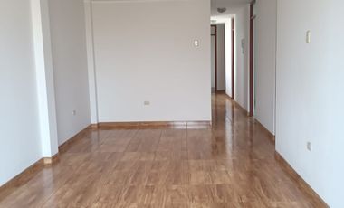Departamento con Terraza Cruce de Av. Mayolo C/Universitaria Referencia: xel Ex-Restaurante Rinconcito Ayacuchano a 1/2 cdra.