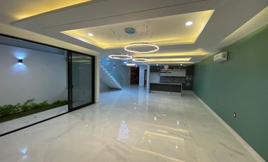 Casa en Venta a Estrenar en Valle Imperial Dentro de Coto
