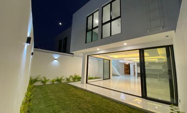 Casa en Venta a Estrenar en Valle Imperial Dentro de Coto