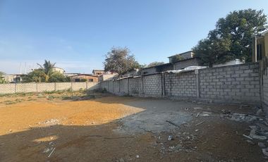 VILLAMIL PLAYAS ALQUILO TERRENO DE 900 METROS UBICADO EN EL KM. 10 DE LA VIA A DATA SECTOR LAS CRUCES