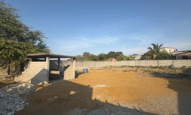 VILLAMIL PLAYAS ALQUILO TERRENO DE 900 METROS UBICADO EN EL KM. 10 DE LA VIA A DATA SECTOR LAS CRUCES
