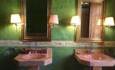 CASA EN VENTA AMUEBLADA EN CENTRO HISTÓRICO DE PUEBLA A 2 CALLES DE CATEDRAL