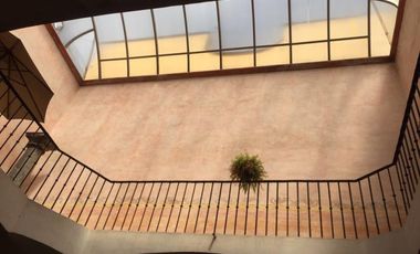 CASA EN VENTA AMUEBLADA EN CENTRO HISTÓRICO DE PUEBLA A 2 CALLES DE CATEDRAL