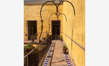 CASA EN VENTA AMUEBLADA EN CENTRO HISTÓRICO DE PUEBLA A 2 CALLES DE CATEDRAL