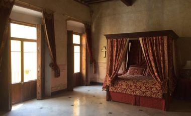 CASA EN VENTA AMUEBLADA EN CENTRO HISTÓRICO DE PUEBLA A 2 CALLES DE CATEDRAL