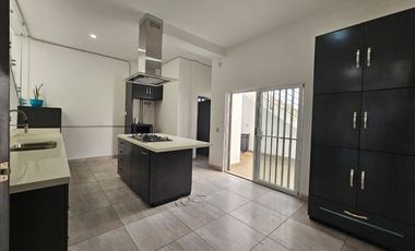 CASA EN VENTA / RENTA