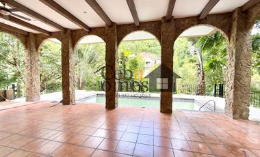 Newly Renovated 4 Bedroom Mediterranean-inspired House in Maria Luisa for Sale