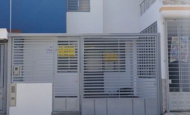 SE VENDE CASA PATIOS ONCE DE NOVIEMBRE