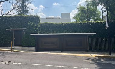 Excelente terreno con uso de suelo habitacional con comercio en planta baja