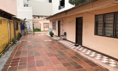 CASA EN VENTA - CENTRO
