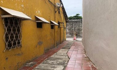CASA EN VENTA - CENTRO