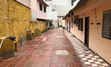 CASA EN VENTA - CENTRO