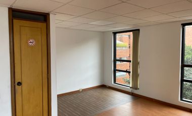 Excelente Oficina ubicada en el sector financiero de Bogotá