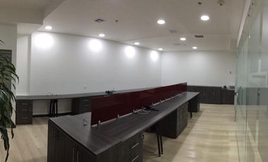 Excelente Oficina ubicada en el Centro Empresarial Paralelo108 de Bogotá