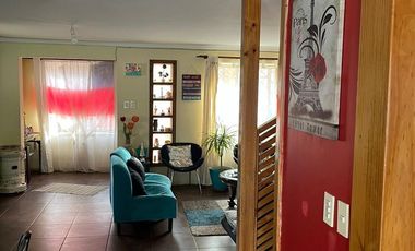 Casa 3 Dormitorios 3 Baños, Estacionamiento. 180 m2 en calle Hernán Ariztia 1199 Villa El Parque en Melipilla