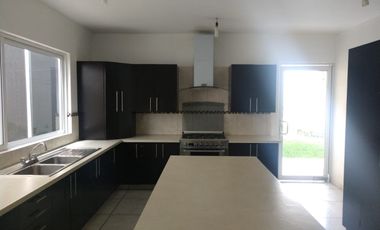 SE RENTA CASA PARA OFICINAS O CASA HABITACION  EN EJIDO GUADALUPE VICTORIA