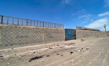 Local Industrial con Terredo de 2.500 m2 y 855m2 Construidos, en Pasaje El Caliche lotes 11 y 12 Alto Hospicio, Iquique.