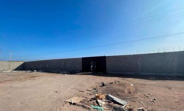Local Industrial con Terredo de 2.500 m2 y 855m2 Construidos, en Pasaje El Caliche lotes 11 y 12 Alto Hospicio, Iquique.