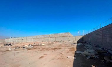 Local Industrial con Terredo de 2.500 m2 y 855m2 Construidos, en Pasaje El Caliche lotes 11 y 12 Alto Hospicio, Iquique.