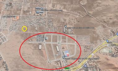Local Industrial con Terredo de 2.500 m2 y 855m2 Construidos, en Pasaje El Caliche lotes 11 y 12 Alto Hospicio, Iquique.
