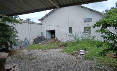 Ruko + Gudang Pusat Kota Mojokerto, Jawa Timur.