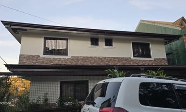 5 Bedrooms House and Lot with Overlooking View in Baguio City!