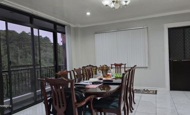 5 Bedrooms House and Lot with Overlooking View in Baguio City!