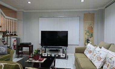 5 Bedrooms House and Lot with Overlooking View in Baguio City!