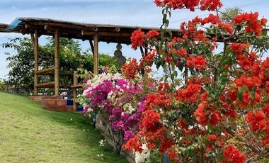 MARAVILLOSA  CASA  SOBRE LOMA!!!