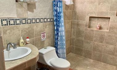 MARAVILLOSA  CASA  SOBRE LOMA!!!