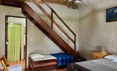 MARAVILLOSA  CASA  SOBRE LOMA!!!