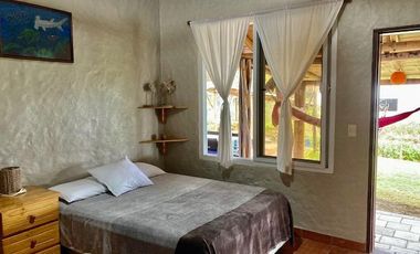 MARAVILLOSA  CASA  SOBRE LOMA!!!