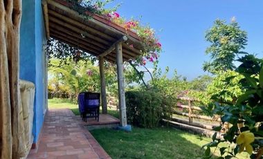 MARAVILLOSA  CASA  SOBRE LOMA!!!