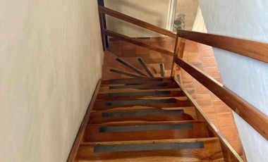 MARAVILLOSA  CASA  SOBRE LOMA!!!