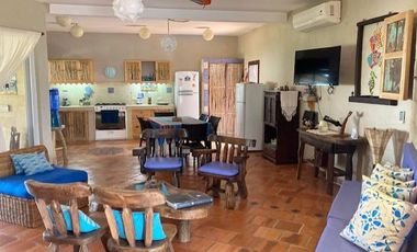 MARAVILLOSA  CASA  SOBRE LOMA!!!