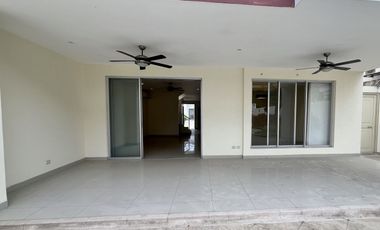 Casa de Renta en Laguna Club, Guayaquil