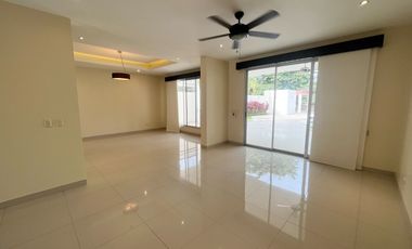 Casa de Renta en Laguna Club, Guayaquil