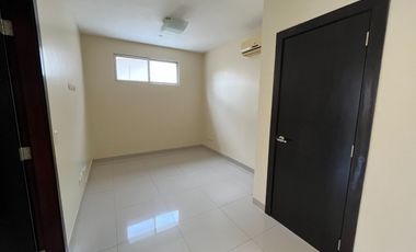 Casa de Renta en Laguna Club, Guayaquil