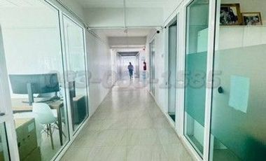Selling a 5-storey premium apartment, 8% yield, good investment value, quick return on investment, with a glass elevator, near Srinakharinwirot Univer