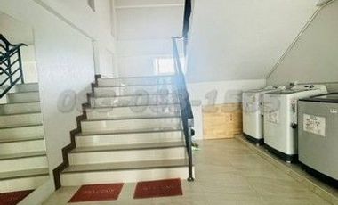 Selling a 5-storey premium apartment, 8% yield, good investment value, quick return on investment, with a glass elevator, near Srinakharinwirot Univer