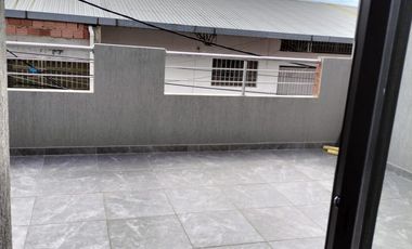 CASA EN ARRIENDO NUEVA DE TRES PLANTAS